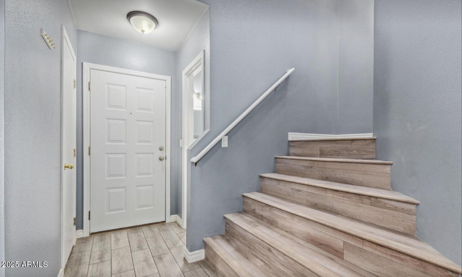 280 South Elizabeth Way, Unit 14 Chandler, AZ 85225 - Photo 16 of 26 a view of entryway