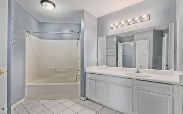 $1,900 | 280 South Elizabeth Way, Unit 14, Chandler, AZ 85225