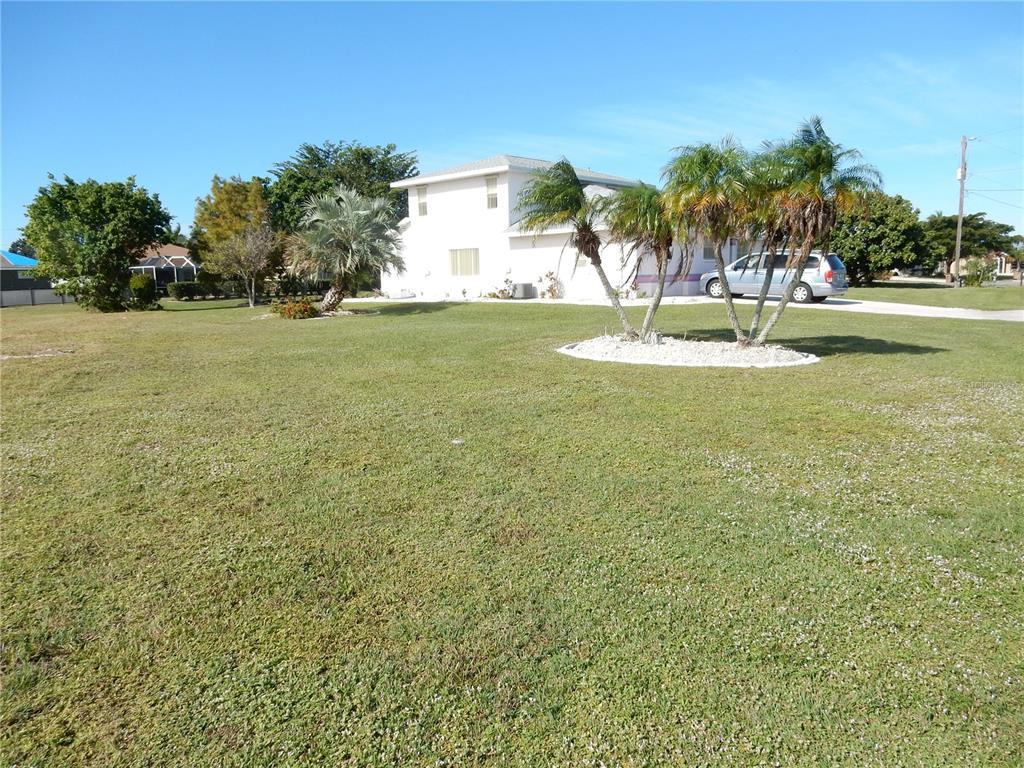 7321 Powder Puff Punta Gorda, FL 33955 - Photo 3 of 31 Large Southern Sideyard