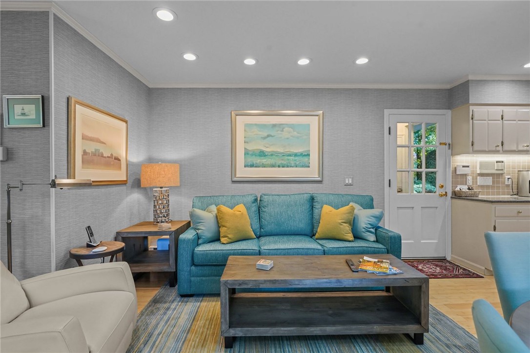 161 Gilbert Stuart Drive Warwick, RI 02818 - Photo 11 of 50