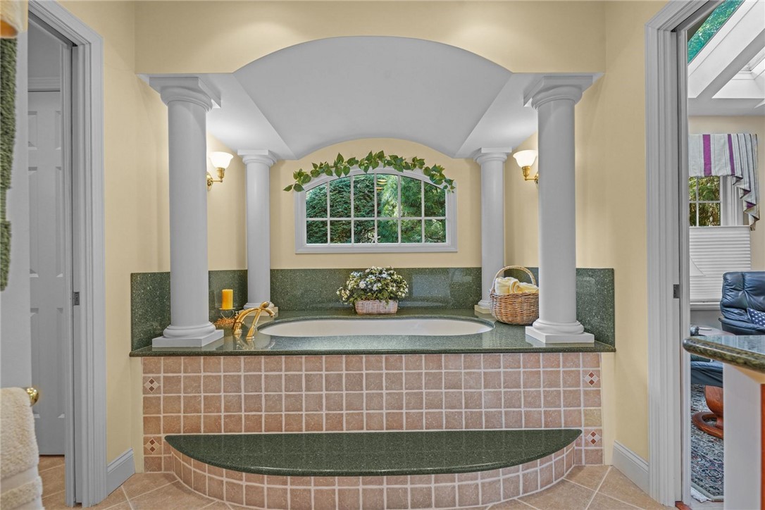 161 Gilbert Stuart Drive Warwick, RI 02818 - Photo 32 of 50