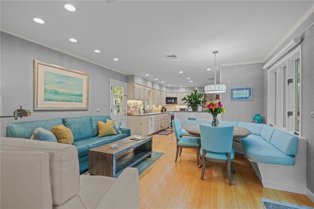 161 Gilbert Stuart Drive Warwick, RI 02818 - Photo 6 of 50