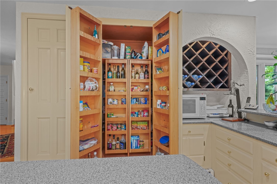 161 Gilbert Stuart Drive Warwick, RI 02818 - Photo 10 of 50