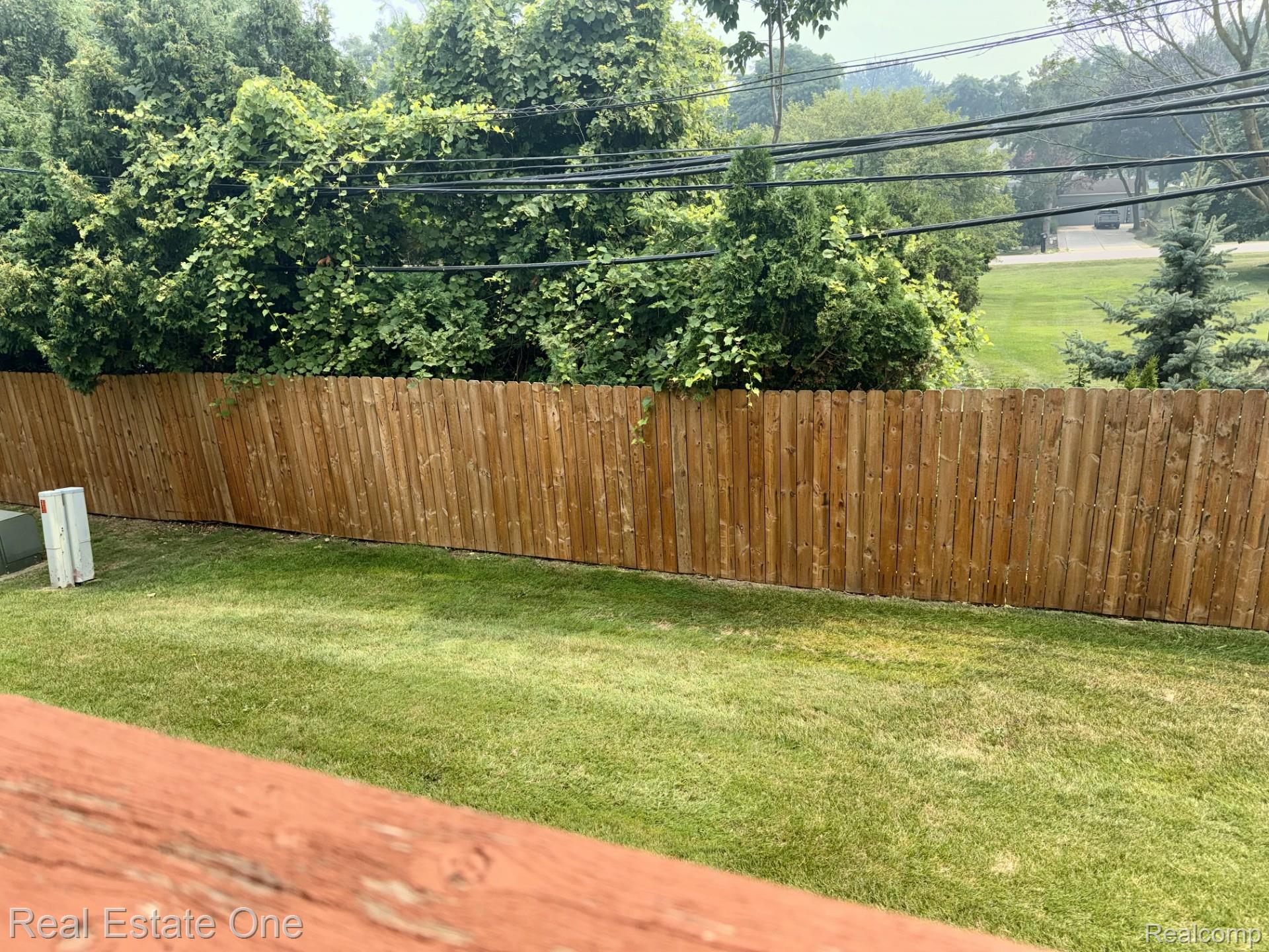 2963 Meadowbrook Drive Rochester, MI 48309 - Photo 26 of 48 Back yard.jpeg