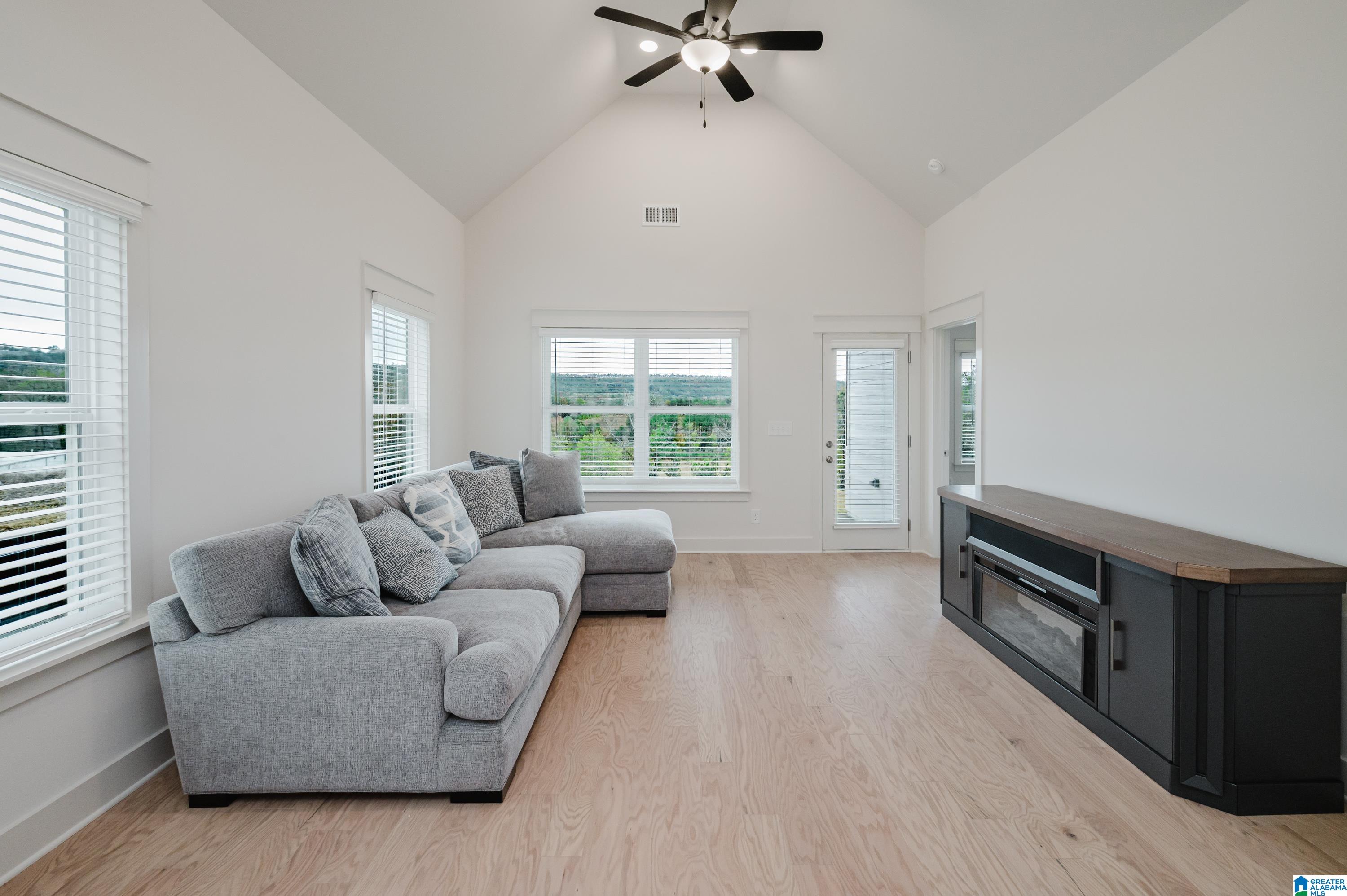 381 Huntley Rdg Bend Pelham, AL 35124 - Photo 22 of 48