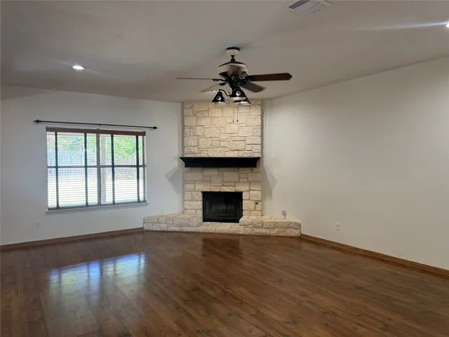 $2,100 | 808 Sunflower Drive, Pflugerville, TX 78660