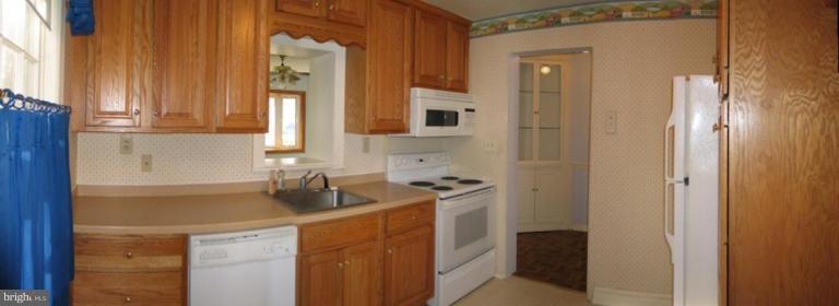 2905 Ivydale Street Silver Spring, MD 20902 - Photo 8 of 16 Kitchen