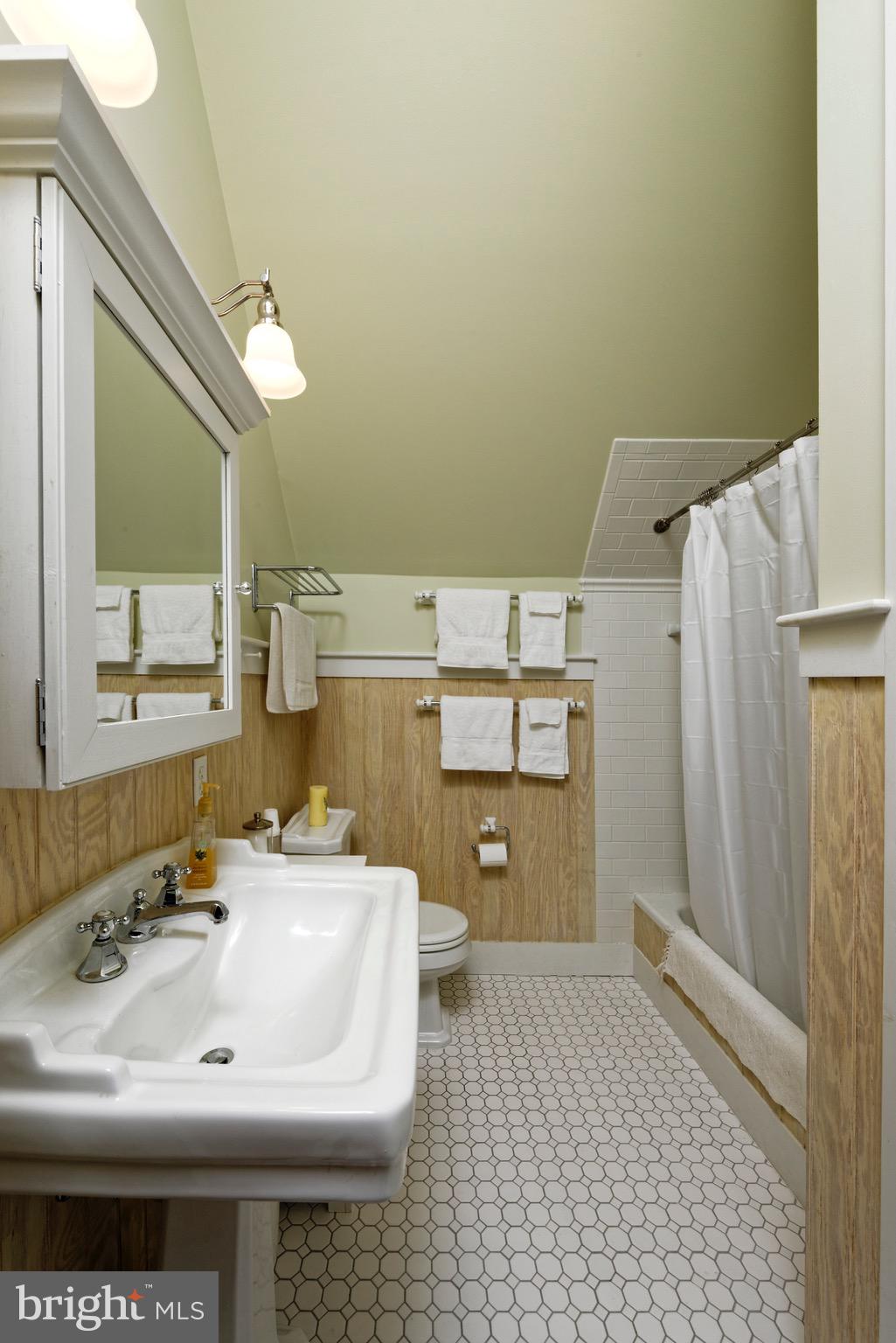 3456 Whiting Road Marshall, VA 20115 - Photo 38 of 69 Guest Apartment Full Bath with stacked W/D