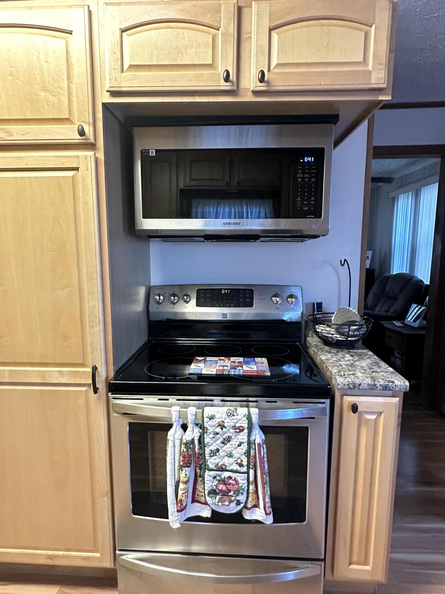 48 Beech Street East Millinocket, ME 04430 - Photo 12 of 34 C32A5213-4075-4330-86DE-4439A80293FB