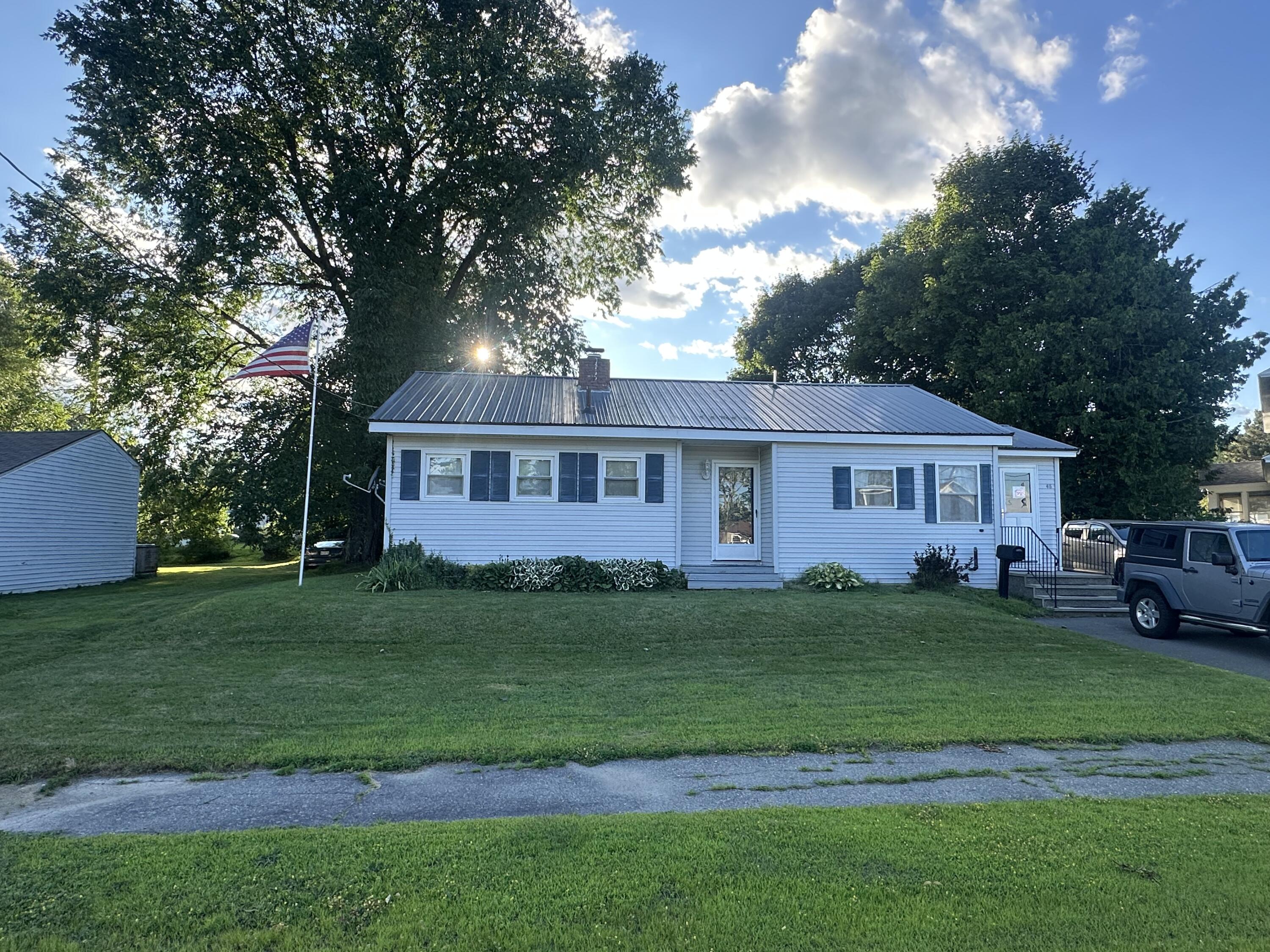 48 Beech Street East Millinocket, ME 04430 - Photo 3 of 32 D59F8FC9-3842-45A3-BFD0-41D59E138CEC