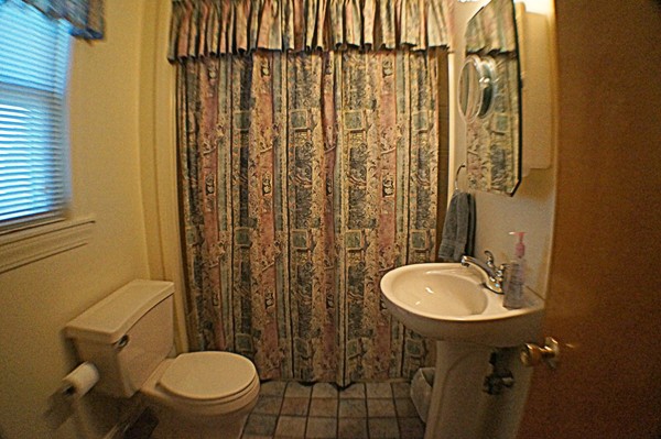 39 Booth Road Methuen, MA 01844 - Photo 9 of 25 Gallery Image 9