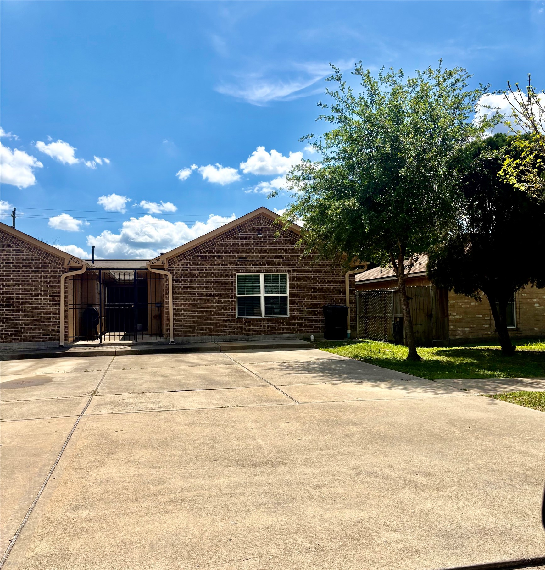 8230 Constellation Lane, Unit B Houston, TX 77075 - Photo 18 of 19 Parking space 4 cars