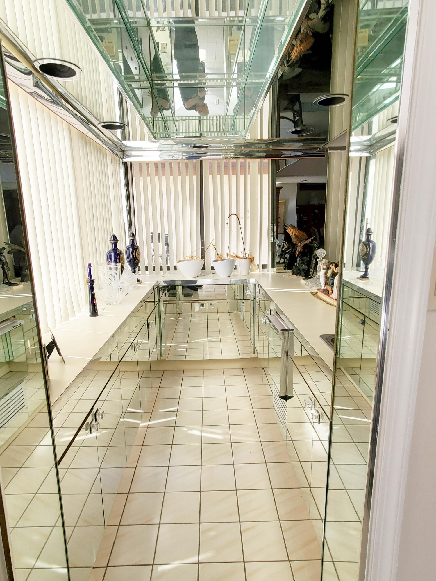 21742 Club Villa Terrace Boca Raton, FL 33433 - Photo 15 of 38 Wet Bar (5)