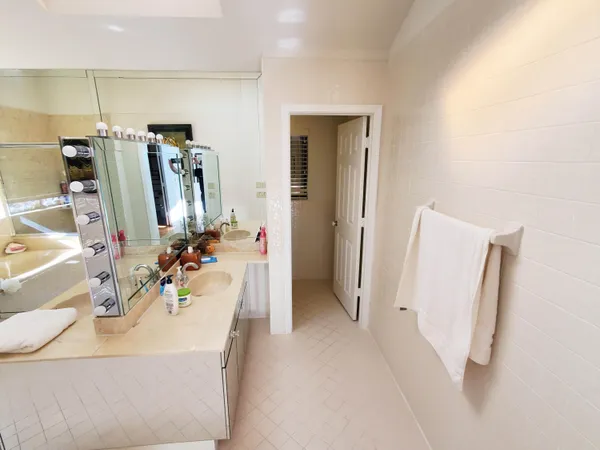 $5,500 | 21742 Club Villa Terrace, Boca Raton, FL 33433