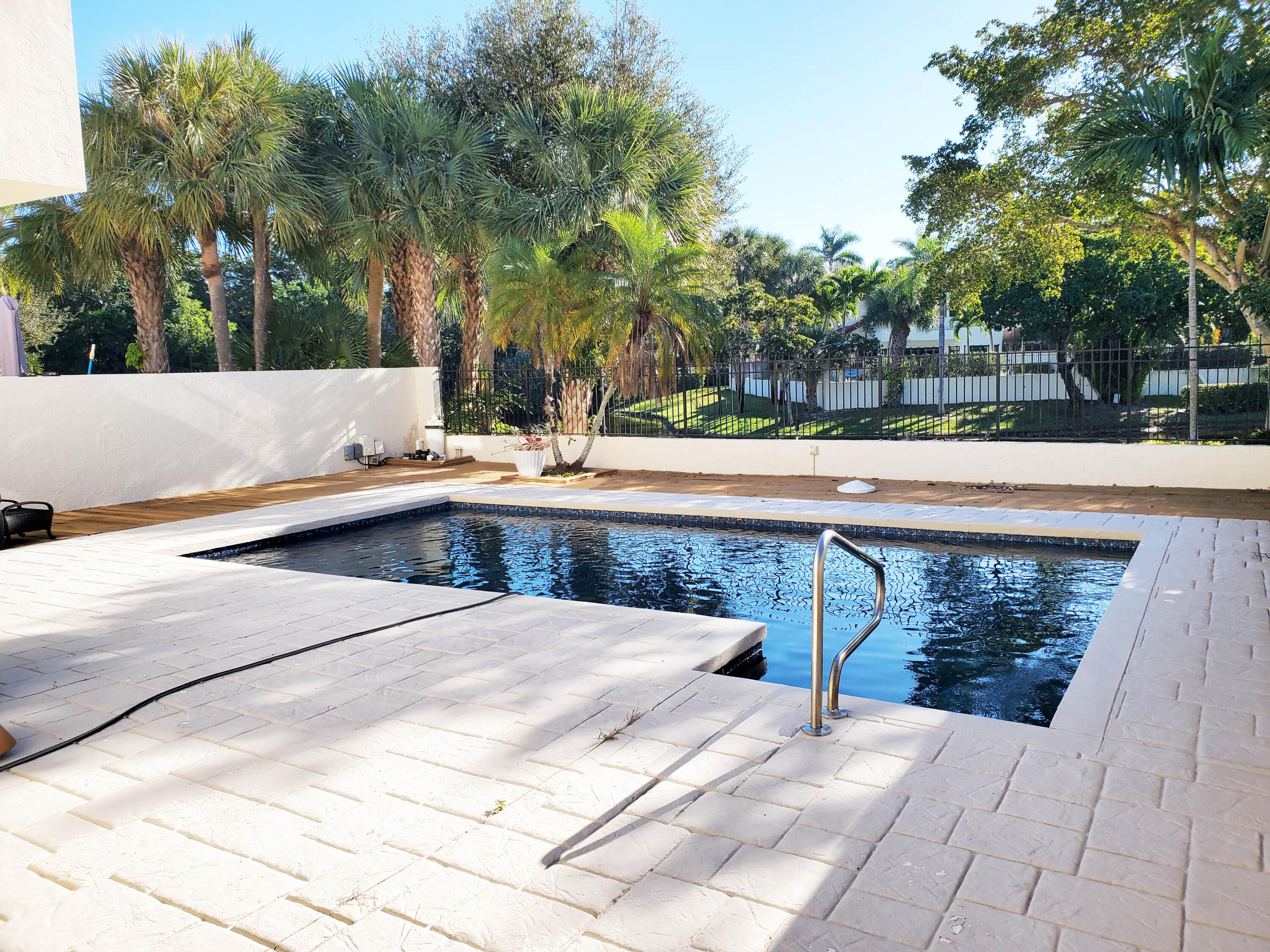 21742 Club Villa Terrace Boca Raton, FL 33433 - Photo 37 of 38 Back & Pool (2)