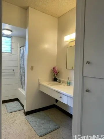 $1,350 | 1404 Kewalo Street, Honolulu, HI 96822