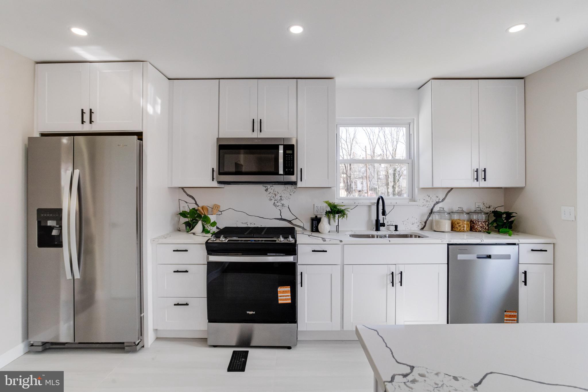 605 Walnut Avenue Baltimore, MD 21229 - Photo 11 of 80