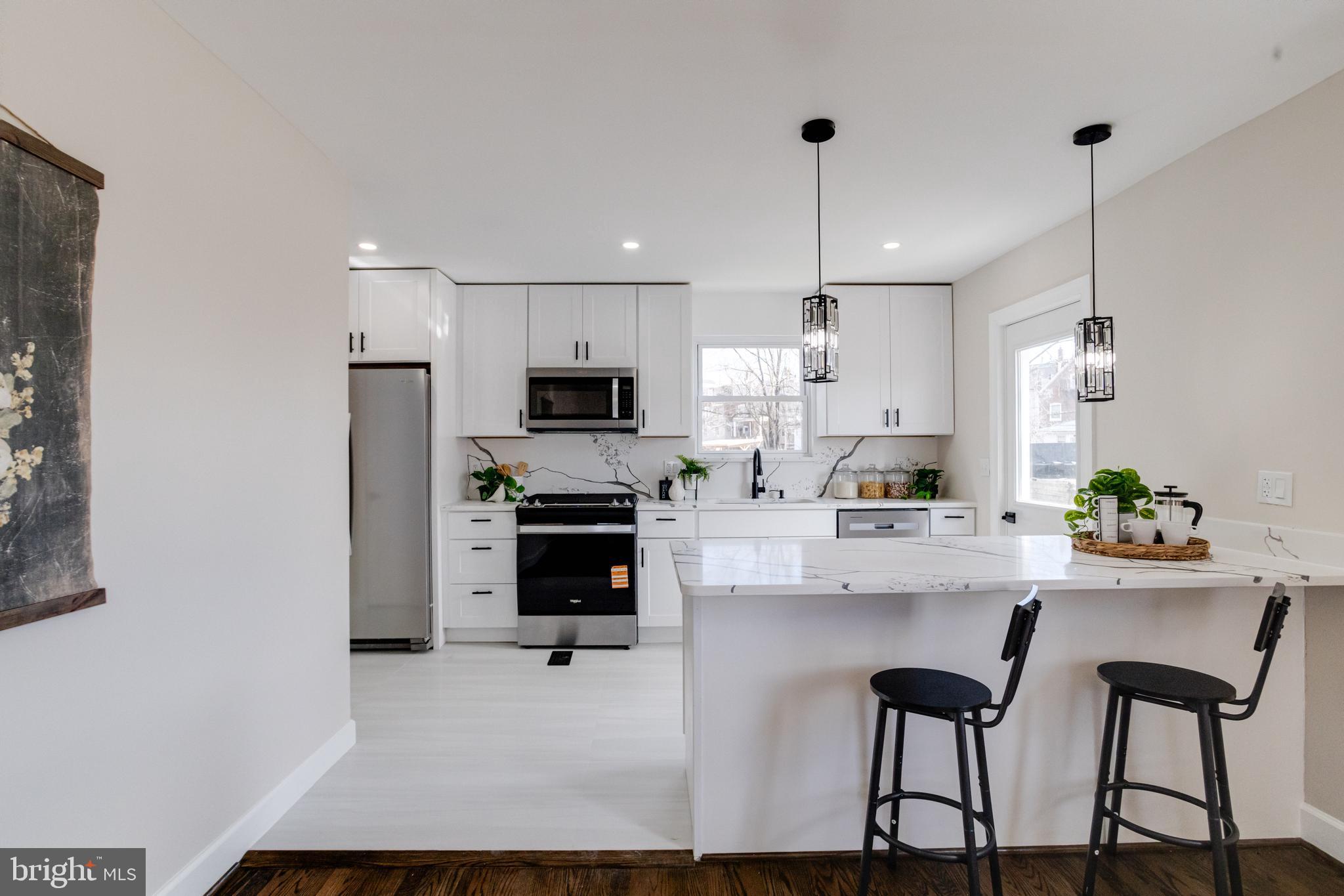 605 Walnut Avenue Baltimore, MD 21229 - Photo 12 of 80