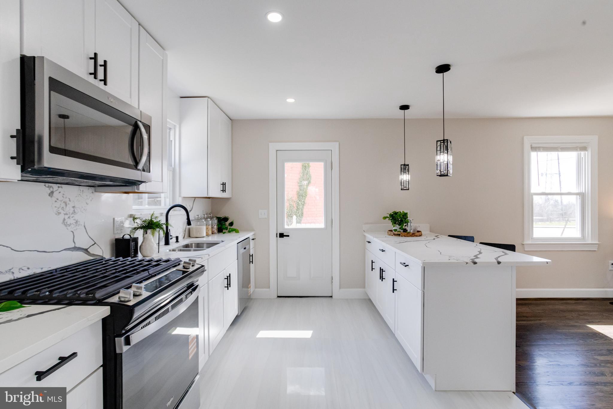 605 Walnut Avenue Baltimore, MD 21229 - Photo 8 of 80