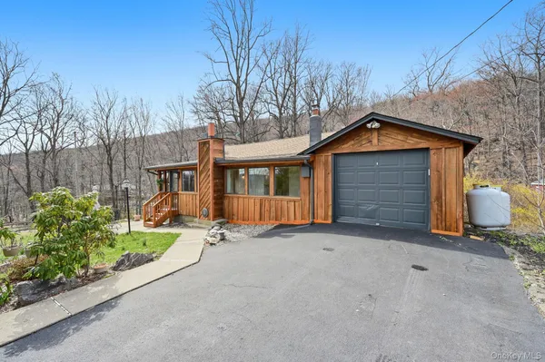 $499,999 | 37 Blueberry Hill, Greenwood Lake, NY 10925