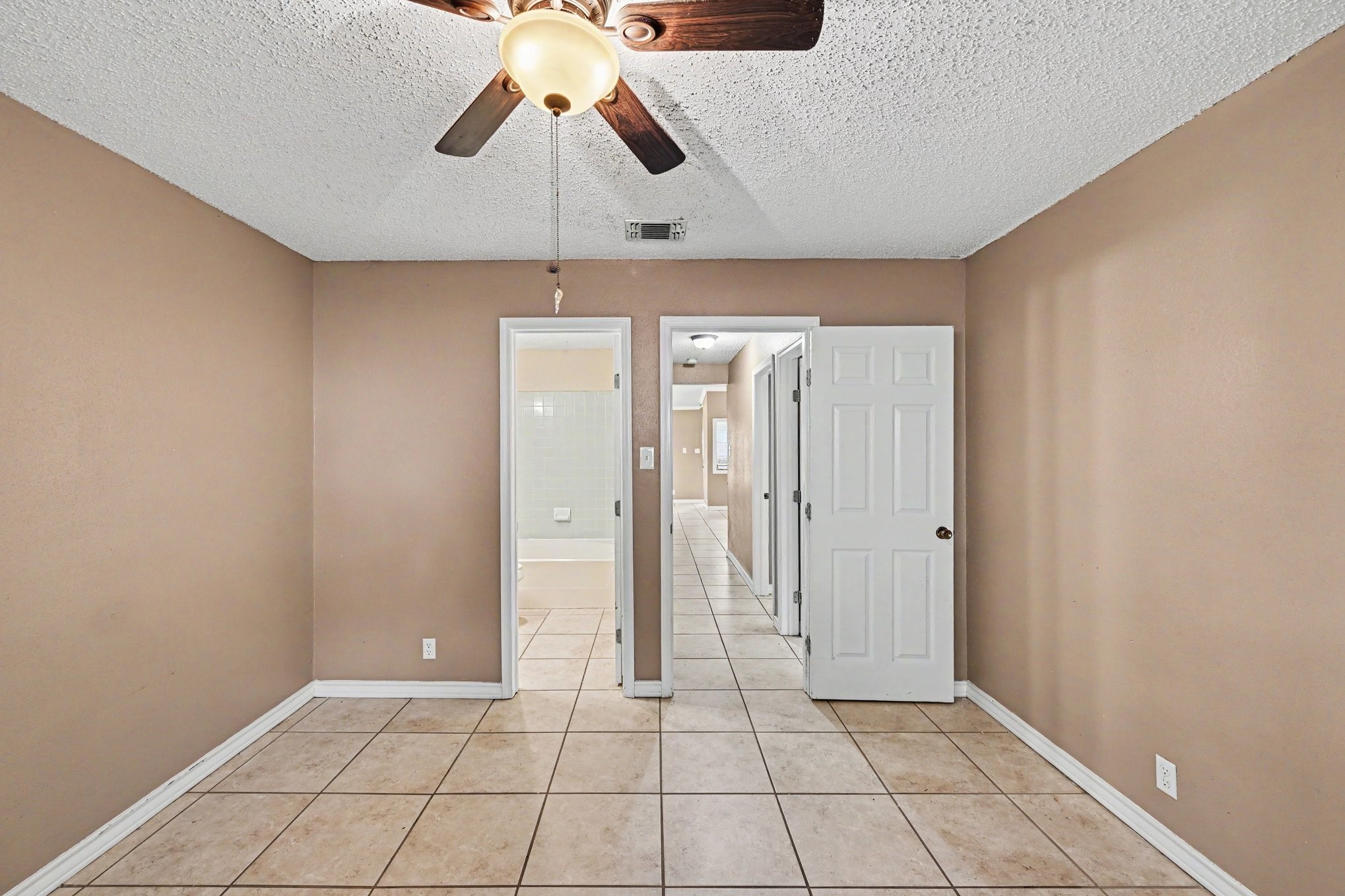 8406 Forest Ridge Drive San Antonio, TX 78239 - Photo 17 of 33 a view of an empty room