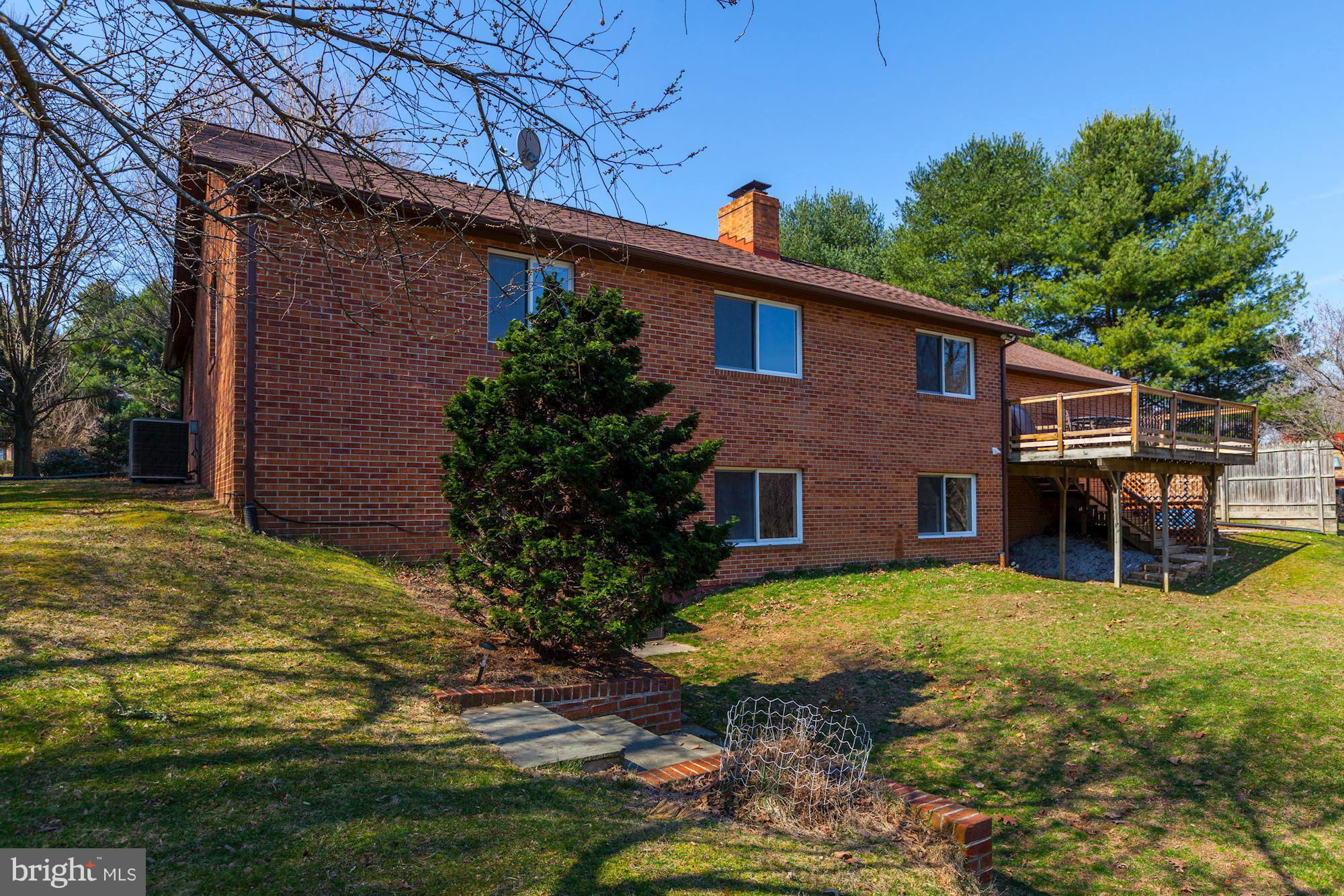 20905 Layton Ridge Drive Gaithersburg, MD 20882 - Photo 26 of 30 Exterior (Rear)