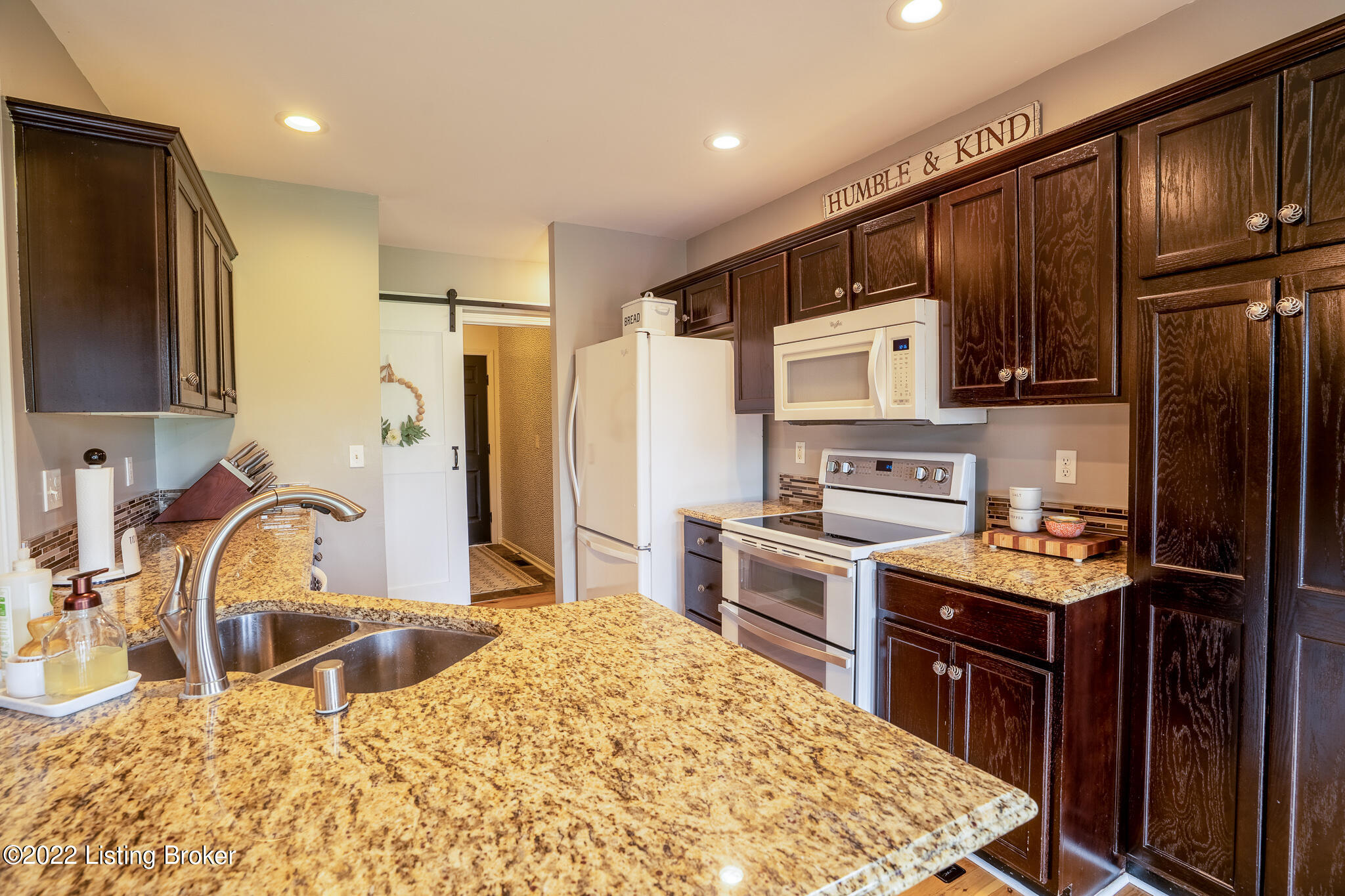 5023 Fox Run Road Buckner, KY 40010 - Photo 23 of 77 Kitchen