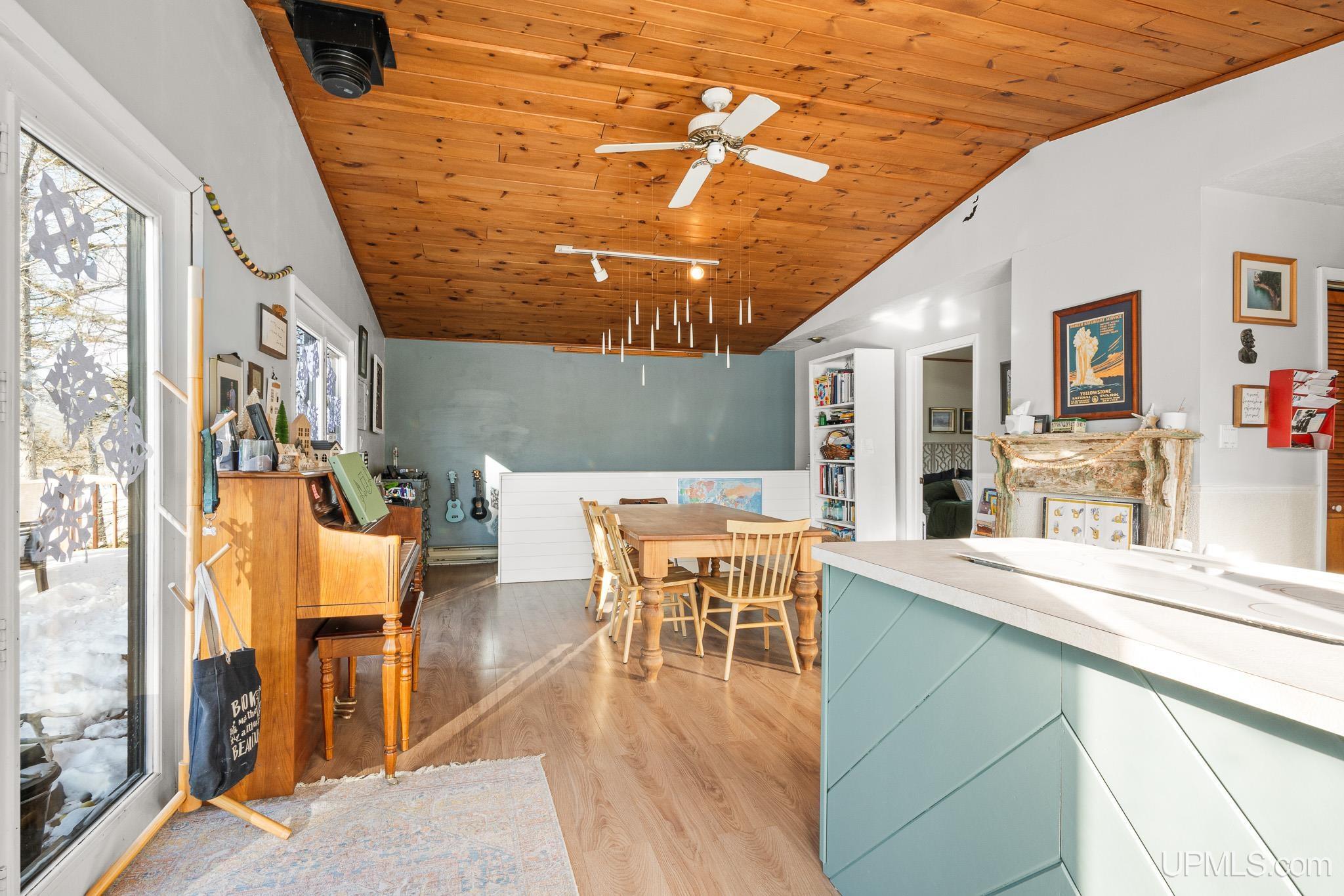 12202 Farmfield Road Rock, MI 49880 - Photo 16 of 34