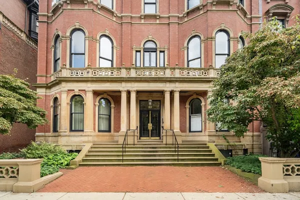 $599,999 | 40 Commonwealth Avenue, Unit 1, Boston, MA 02116