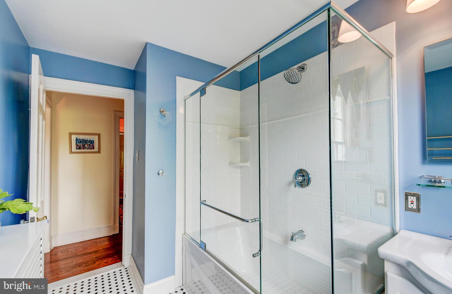 212 Goodale Road Baltimore, MD 21212 - Photo 23 of 39 Newly renovated bath