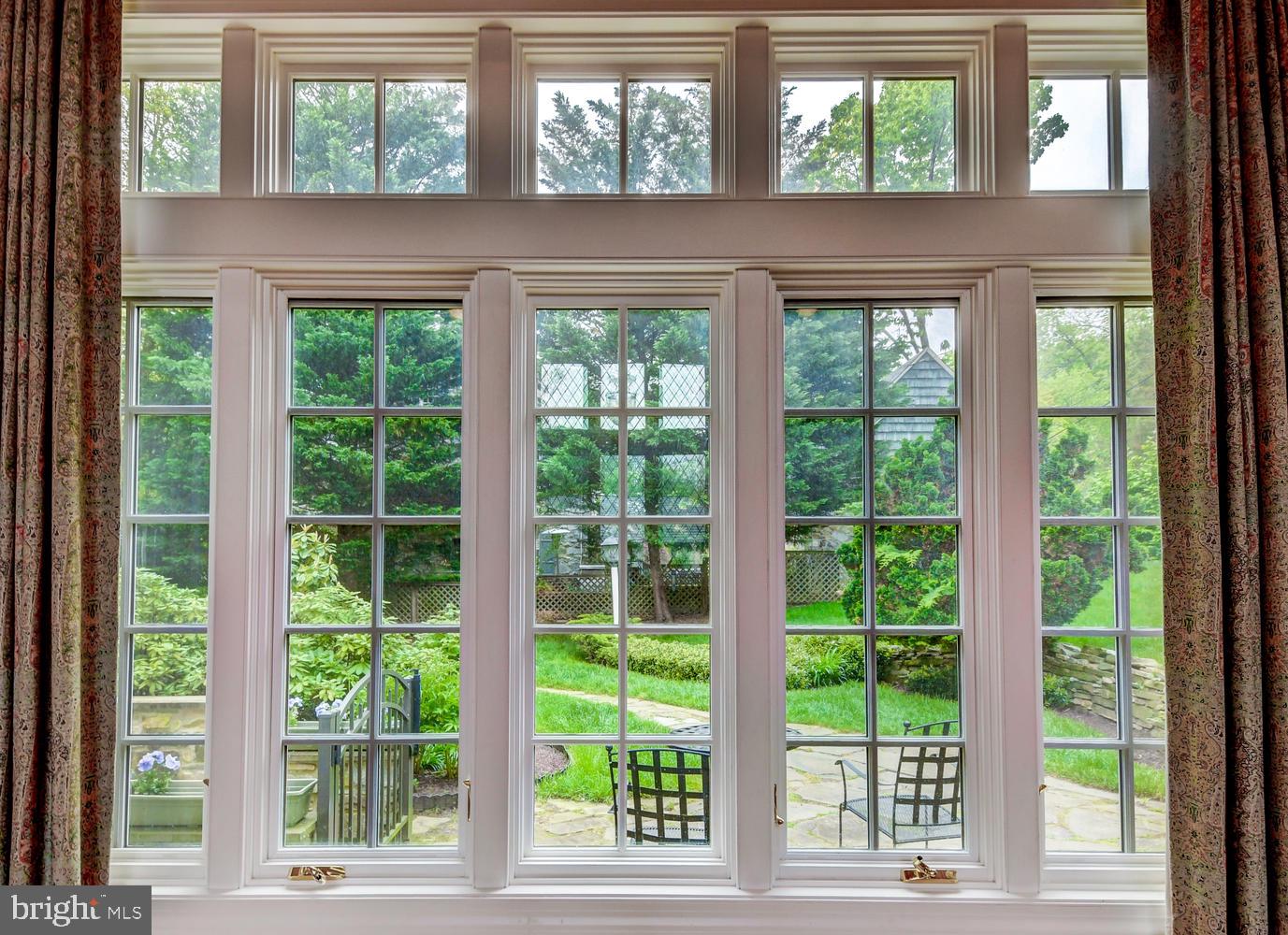 212 Goodale Road Baltimore, MD 21212 - Photo 5 of 39 Enormous window overlooking garden & patio
