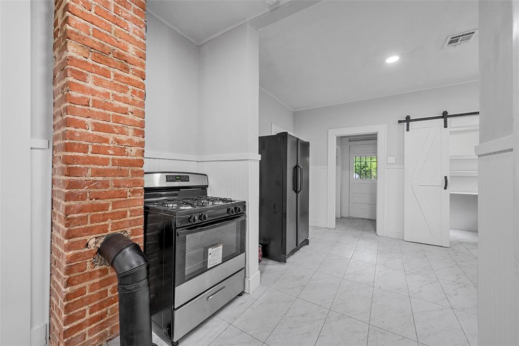 2511 Parrott Avenue Waco, TX 76707 - Photo 4 of 15