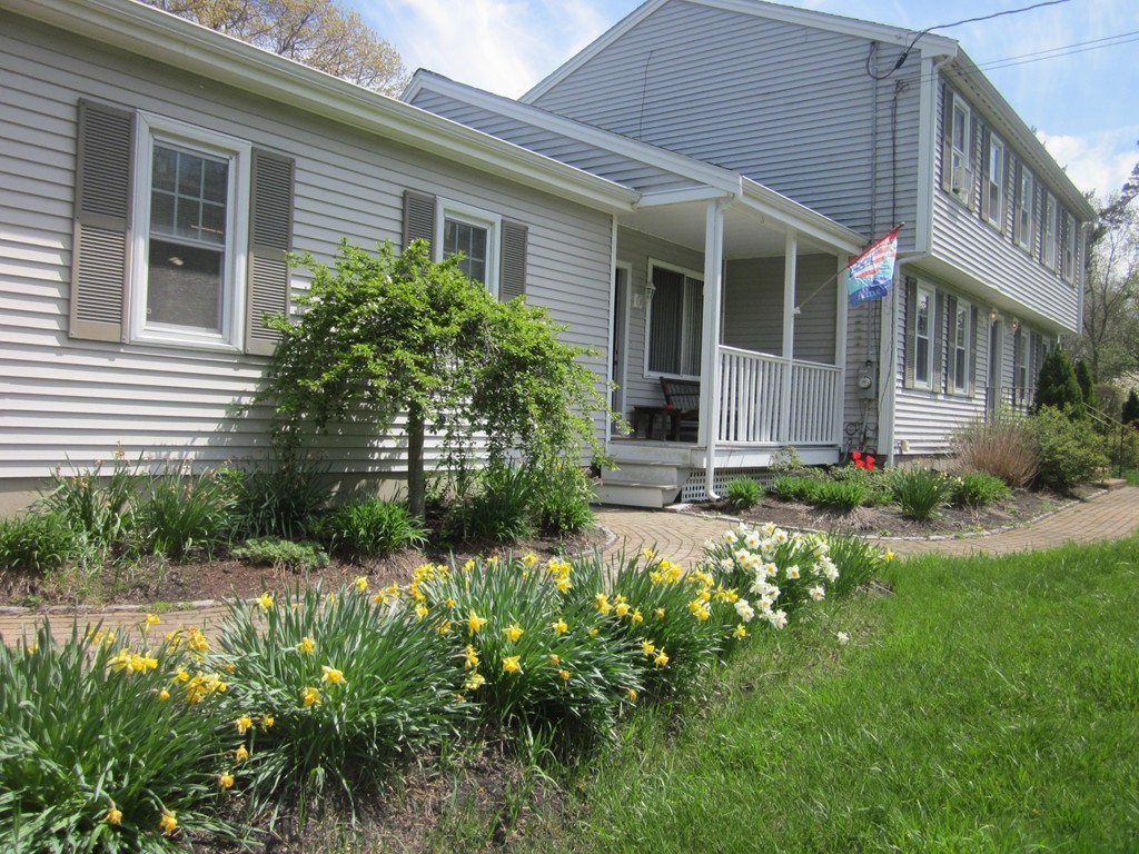 23 Crestview Road Littleton, MA 01460 - Photo 2 of 30 Gallery Image 2