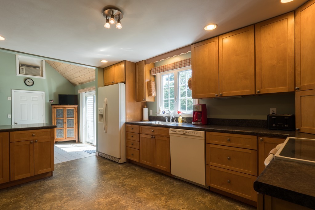 23 Crestview Road Littleton, MA 01460 - Photo 4 of 30 Gallery Image 4