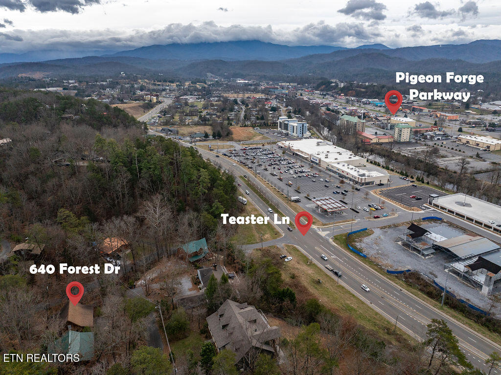 640 Forest Drive Pigeon Forge, TN 37863 - Photo 6 of 35 DJI_20251218113700_0814_D-Edit