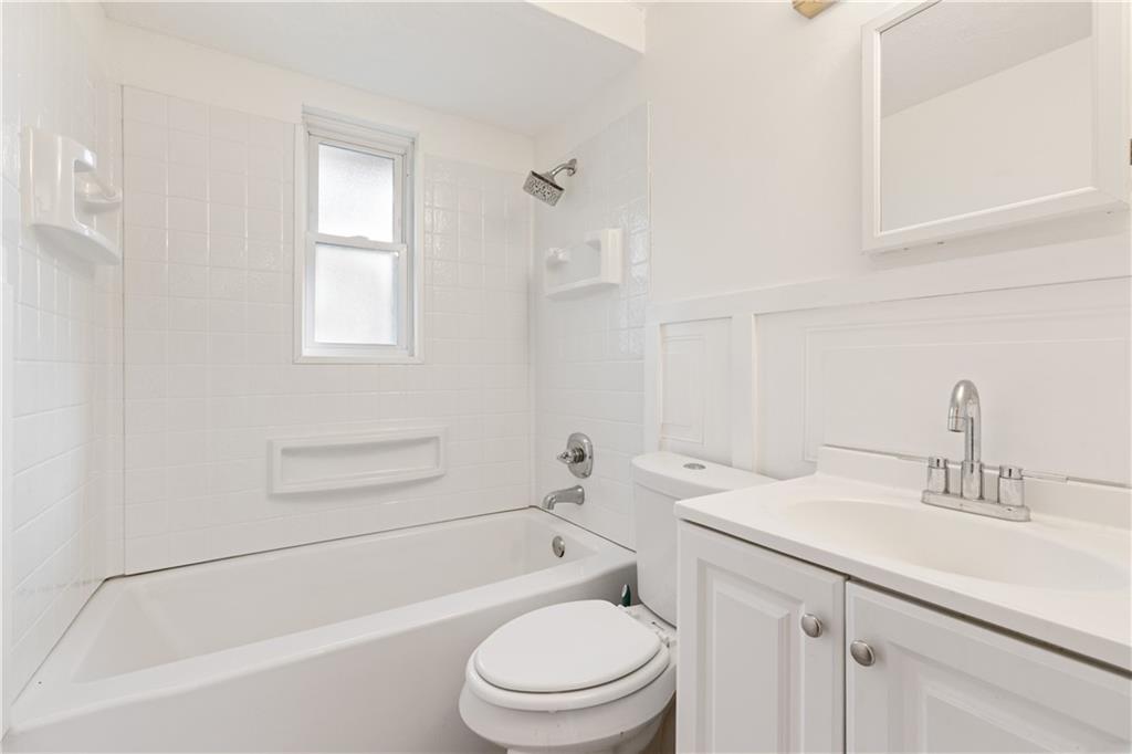 582 Lorraine Road Pittsburgh, PA 15221 - Photo 14 of 25 Gallery Image 14