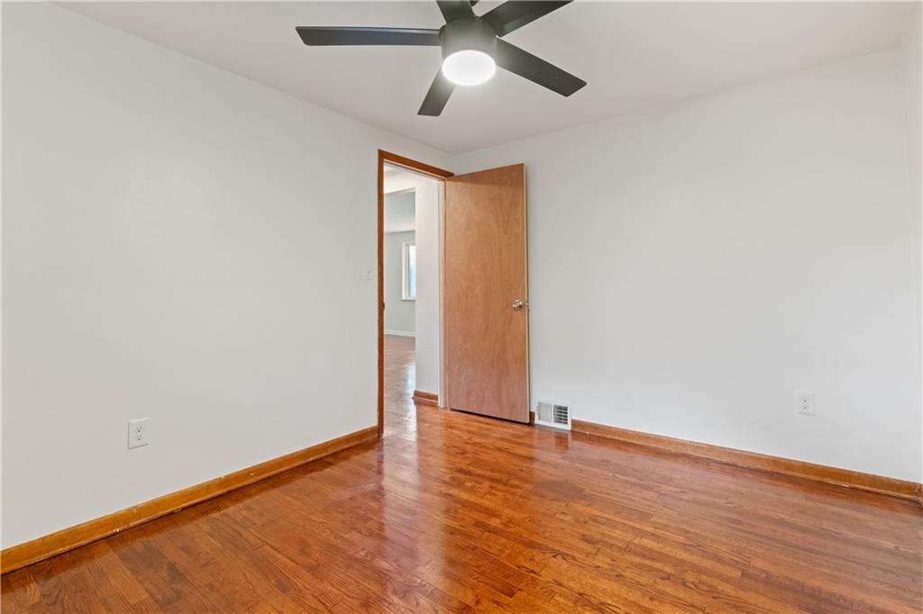 582 Lorraine Road Pittsburgh, PA 15221 - Photo 16 of 25 Gallery Image 16