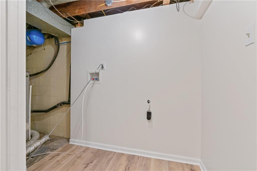582 Lorraine Road Pittsburgh, PA 15221 - Photo 20 of 25 Gallery Image 20