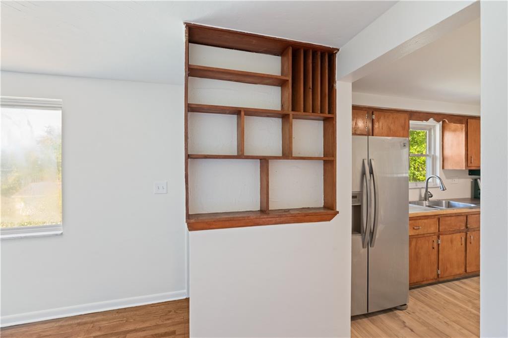 582 Lorraine Road Pittsburgh, PA 15221 - Photo 10 of 25 Gallery Image 10