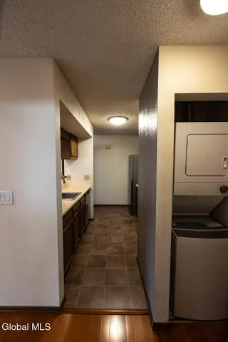 $179,900 | 208 Yorktown Drive, Halfmoon, NY 12065