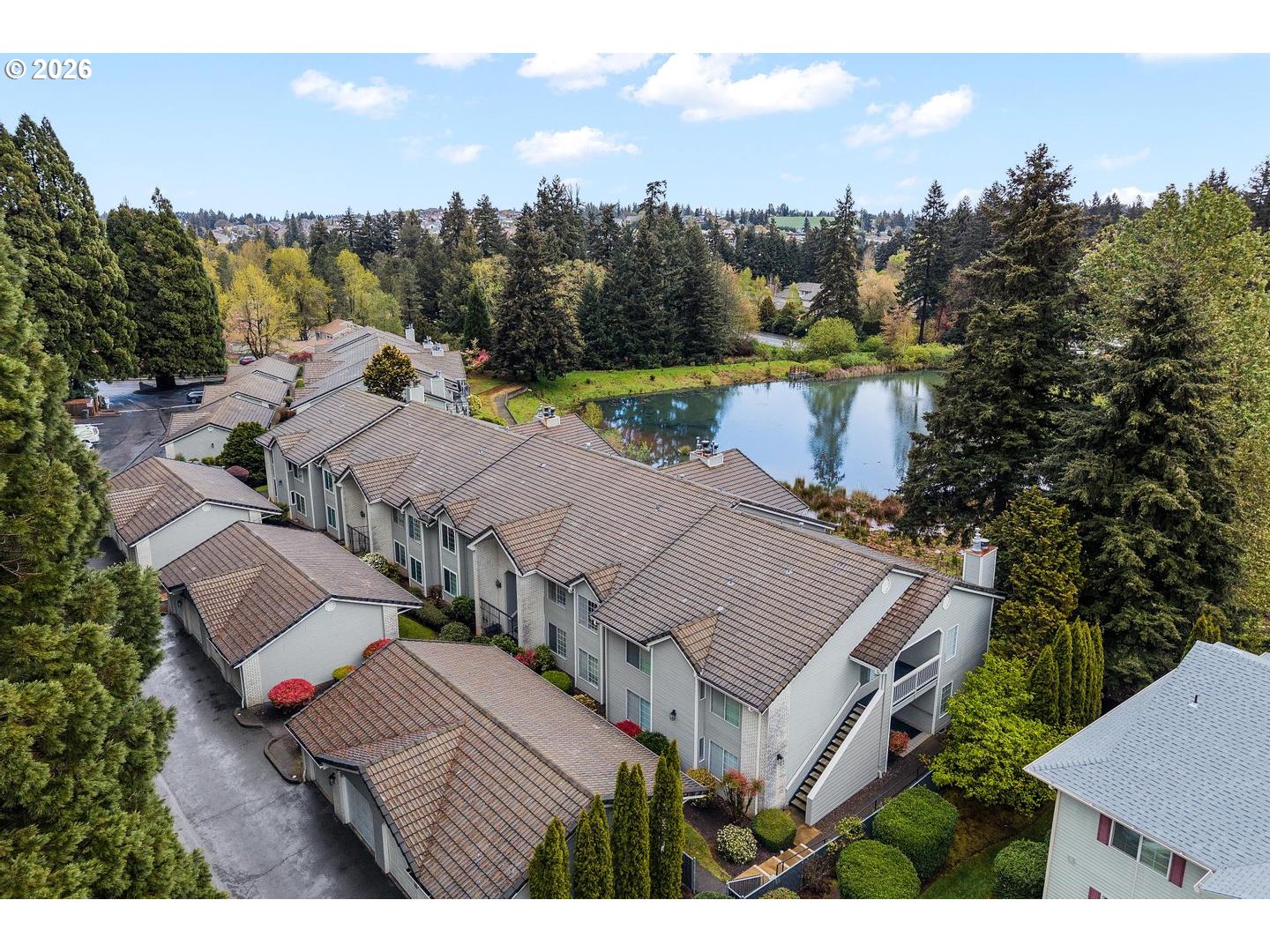 1840 Rees Hill Road Southeast, Unit 19 Salem, OR 97306 - Photo 27 of 34 a view of a city from a balcony