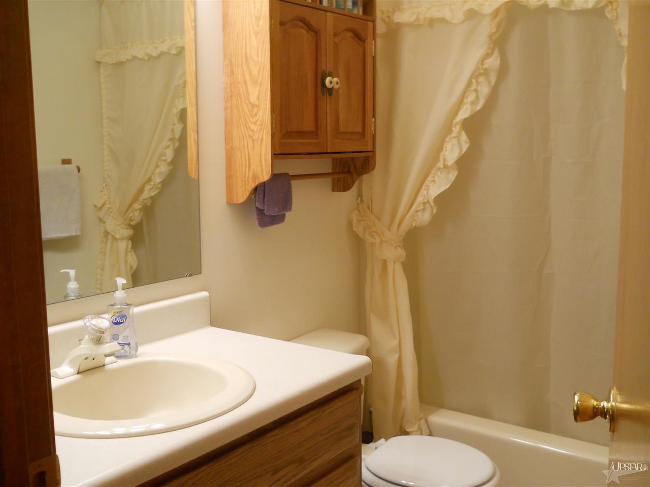 900 Trail Road Auburn, IN 46706 - Photo 11 of 30 Gallery Image 11