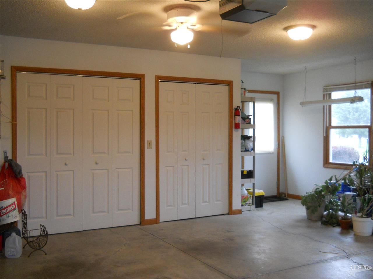 900 Trail Road Auburn, IN 46706 - Photo 21 of 30 Gallery Image 21