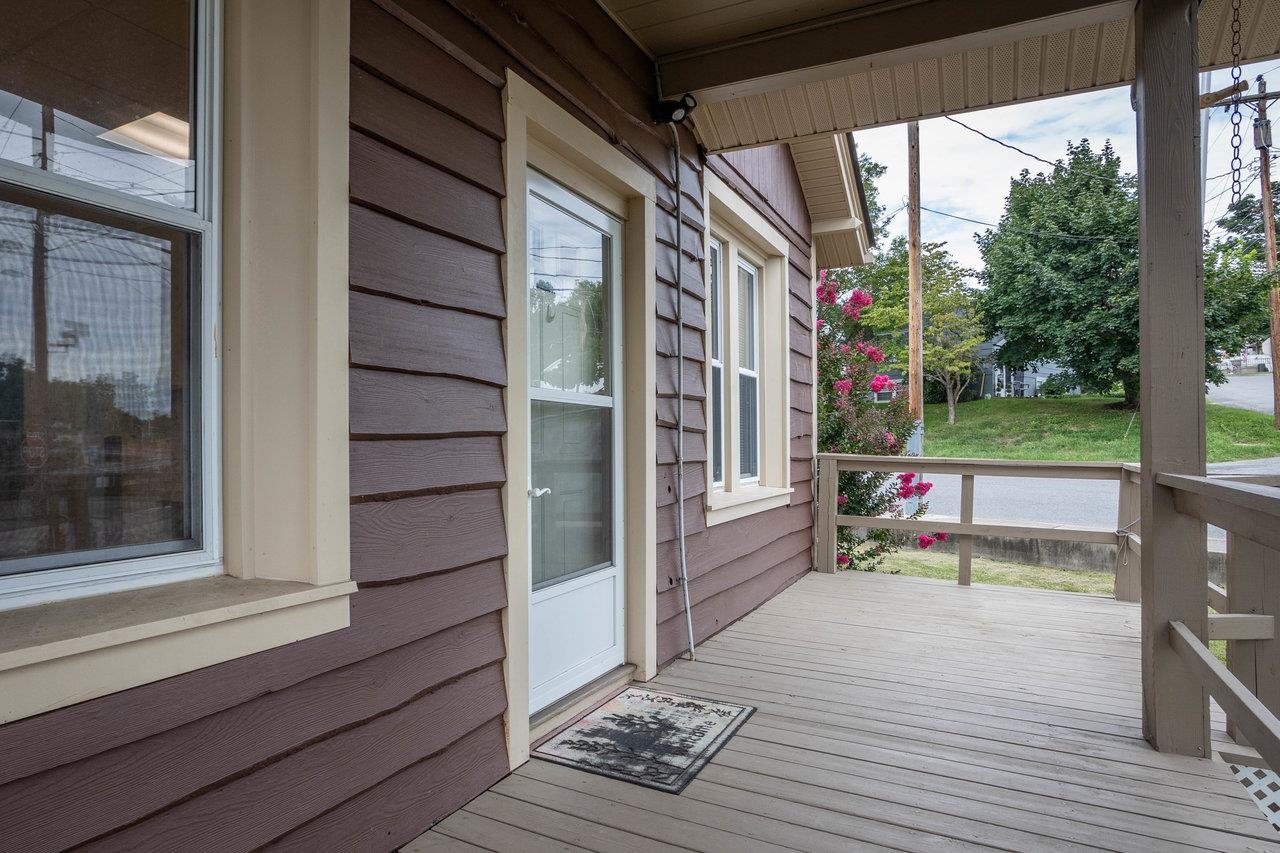 2408 Cedar Street Staunton, VA 24401 - Photo 2 of 54