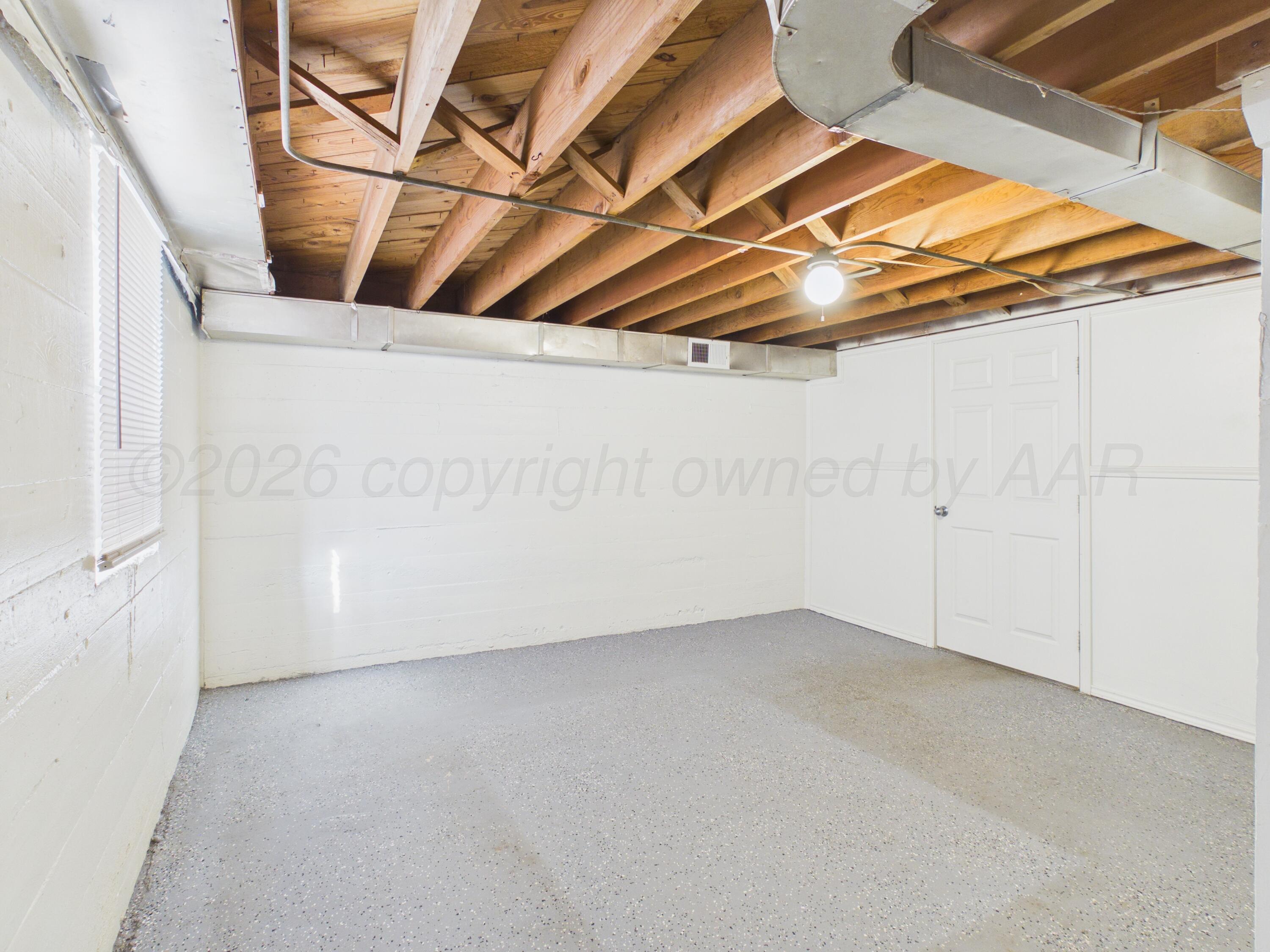 412 Southwest 17th Avenue Amarillo, TX 79102 - Photo 11 of 22 a view of an empty room