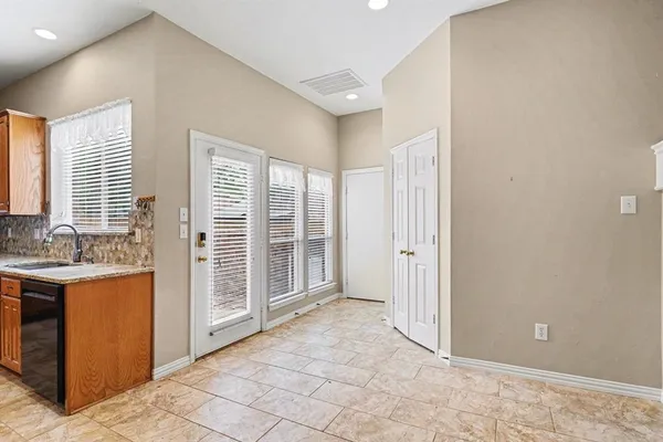 $385,000 | 1304 Pheasant Run, Crowley, TX 76036