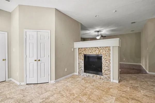 $385,000 | 1304 Pheasant Run, Crowley, TX 76036