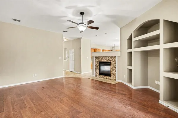$385,000 | 1304 Pheasant Run, Crowley, TX 76036