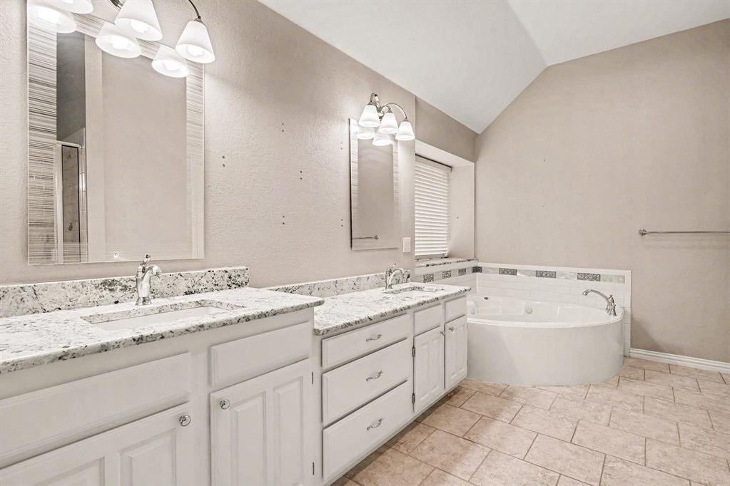 1304 Pheasant Run Crowley, TX 76036 - Photo 26 of 38