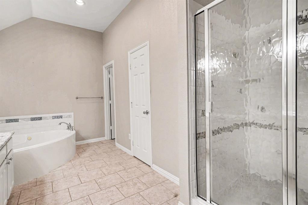 1304 Pheasant Run Crowley, TX 76036 - Photo 28 of 38